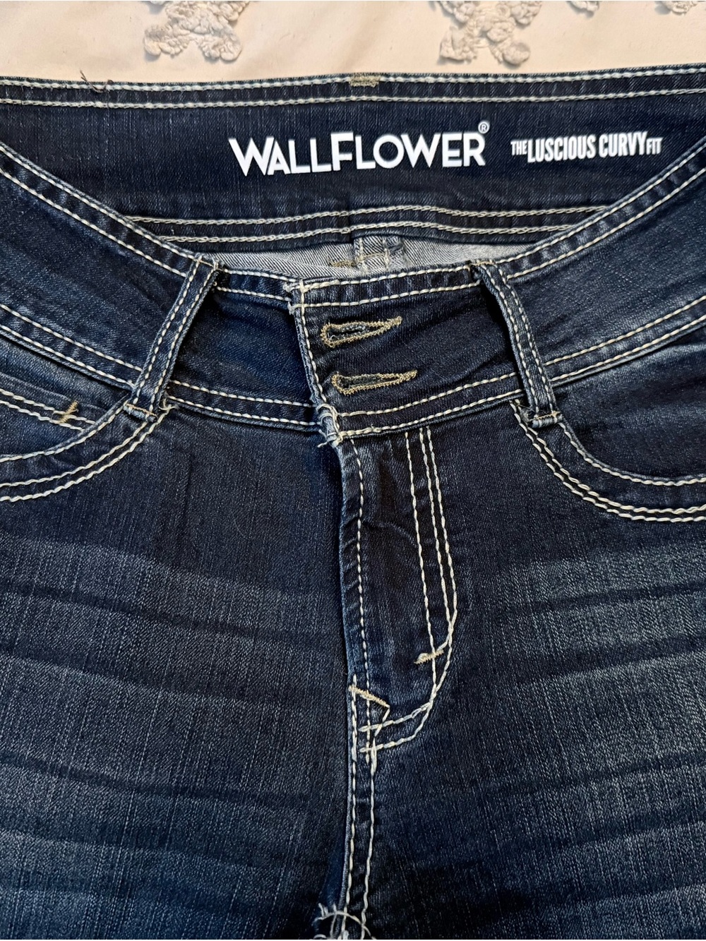 Wallflower Dark Blue High-Rise Curvy Jeans